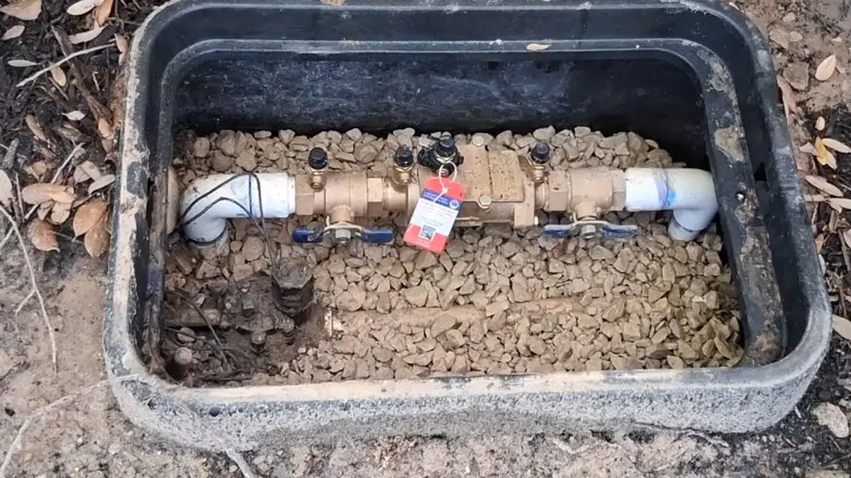 Backflow prevention assembly with valves and pressure gauge connections for Plumbing Services in Norwalk, CA